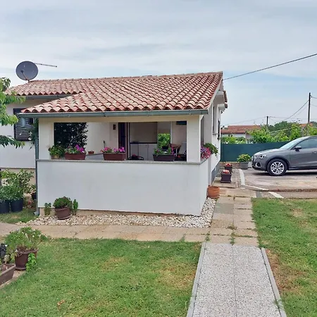 In Near Verudela Pula